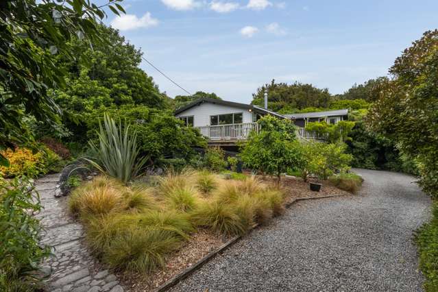 A Private Retreat with Coastal Outlook