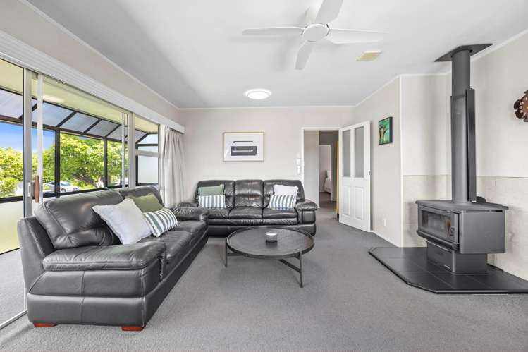 2/54 Luton Avenue Sunnyhills_6