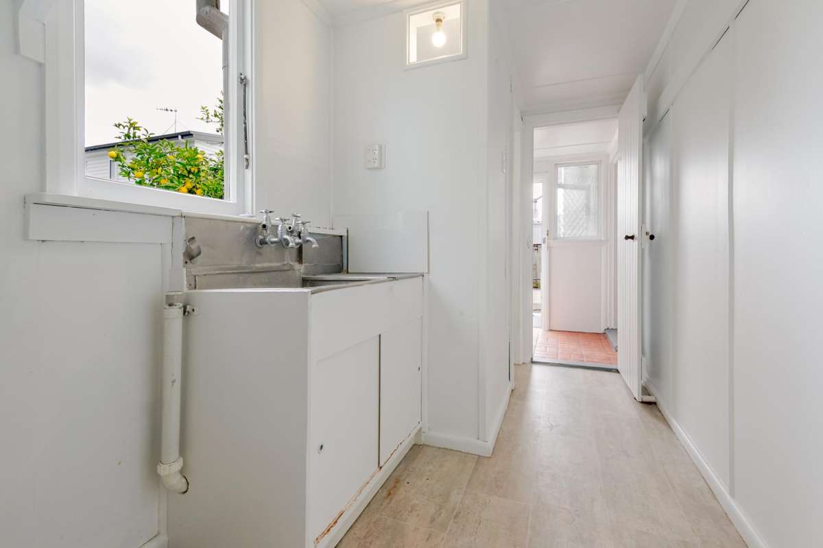 1103 Saint Aubyn Street East_1