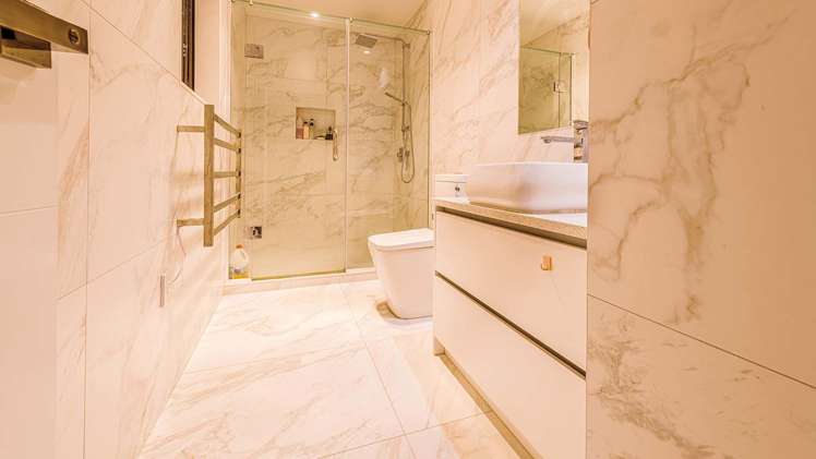 21 Quattro Avenue Flat Bush_13