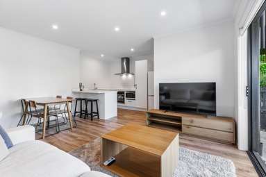 2/71 Hobsonville Point Road_1