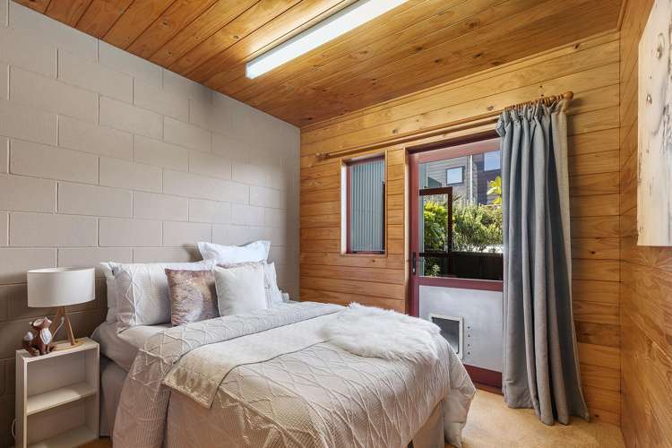 14a Domanski Crescent Owhiro Bay_12