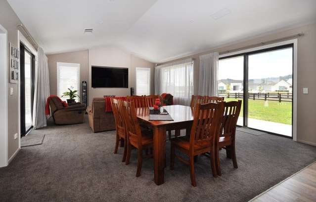 81 Baxter Michael Crescent Cambridge_3