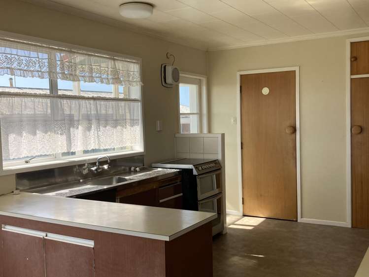 46 Hume Street Waitara_8