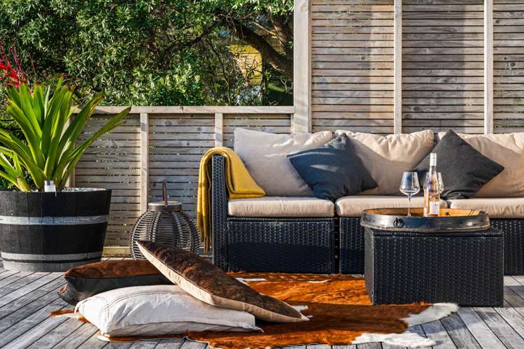 14 Domain Crescent Muriwai_10