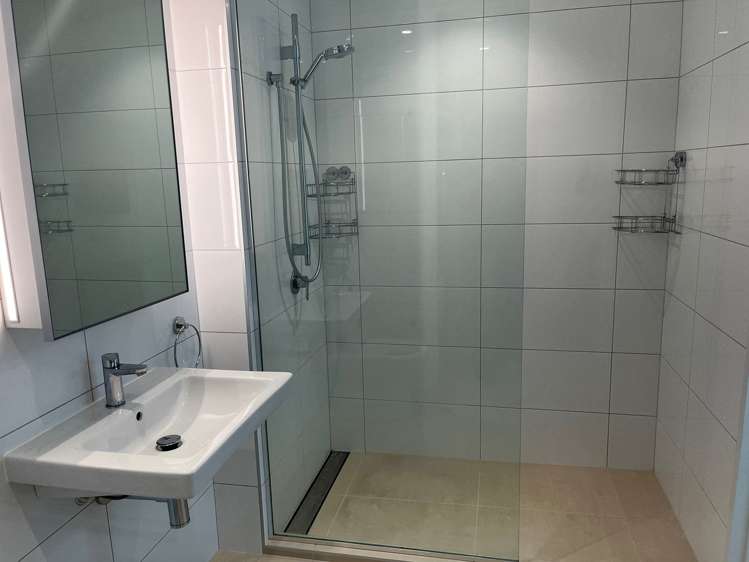 110/223A Green Lane West Epsom_7