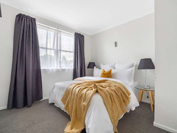 1/1 Cooper Place Papakura_14