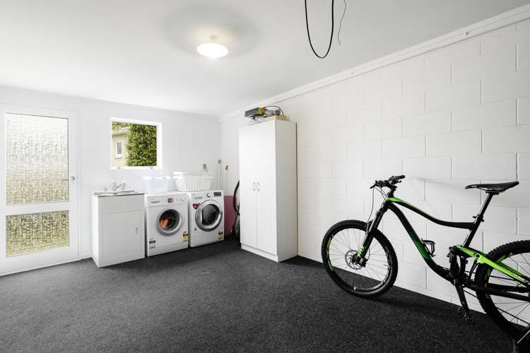 5b Highfield Crescent Brookfield_12