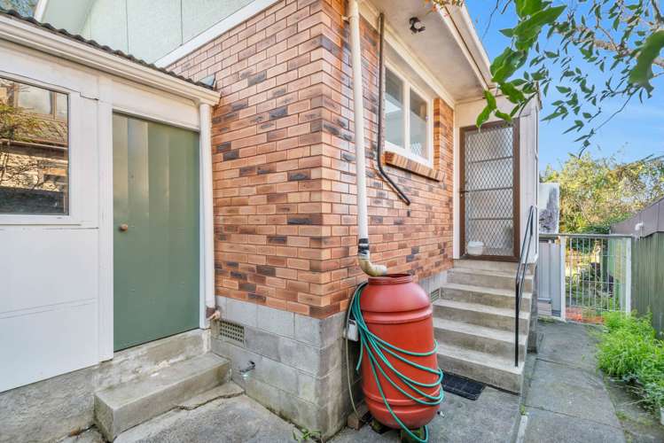 2/8 Keystone Avenue Mt Roskill_10