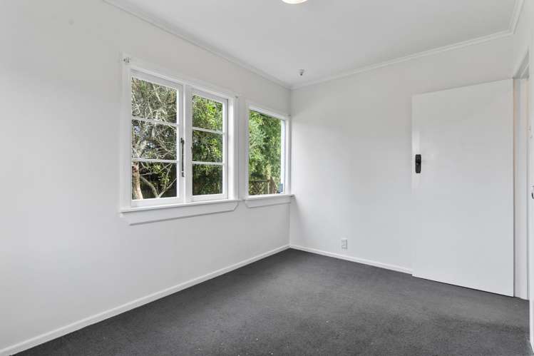 62 Beach Road Pahurehure_12