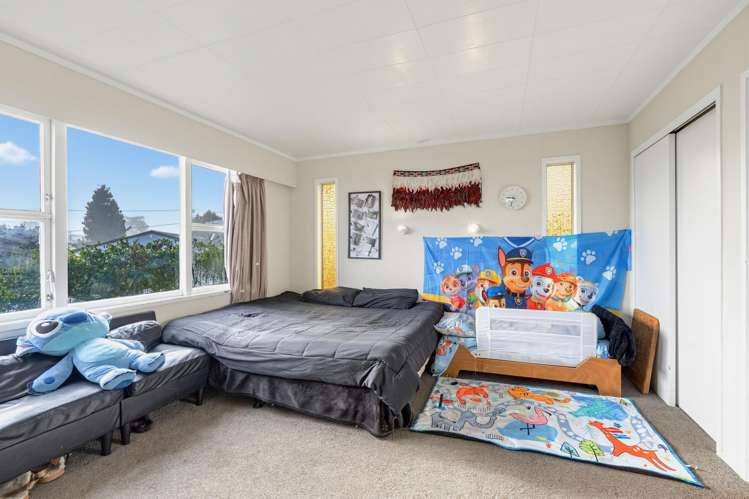 20 Elliott CRESCENT Owhata_8