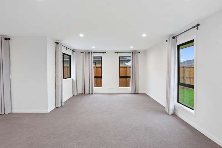 14 Northmoor Boulevard Rolleston_5