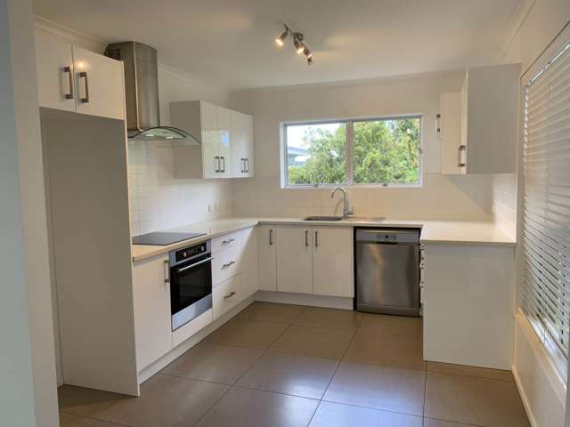 1/4 Stottholm Road Titirangi_1