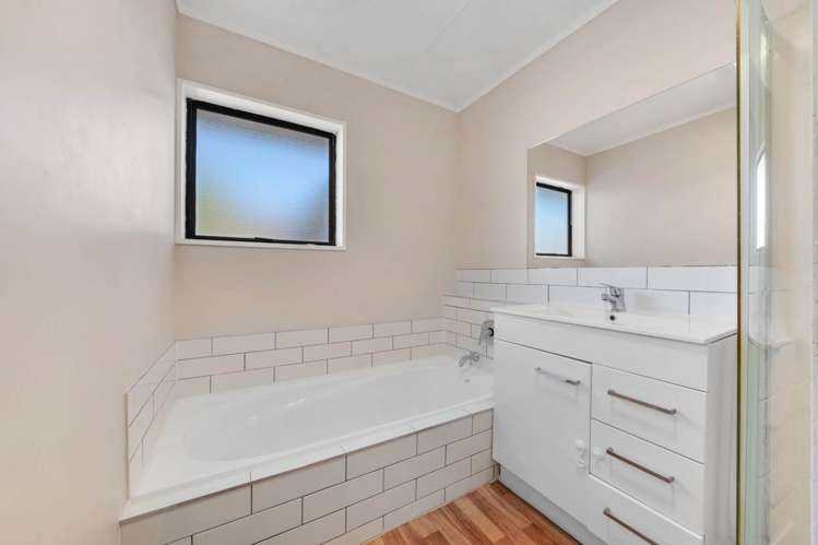 1/319 Roscommon Road Manurewa_11