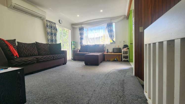 2/24 Commodore Drive Lynfield_6