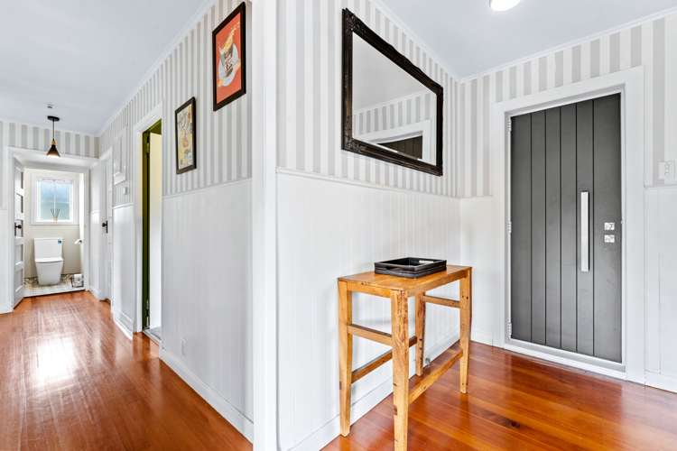 2 Buchanan Road Kingseat_13