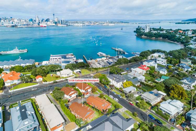 3/136 Calliope Road Stanley Point_23