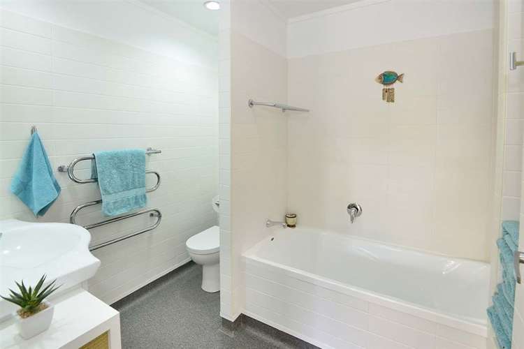 48 Doment Crescent Orewa_13