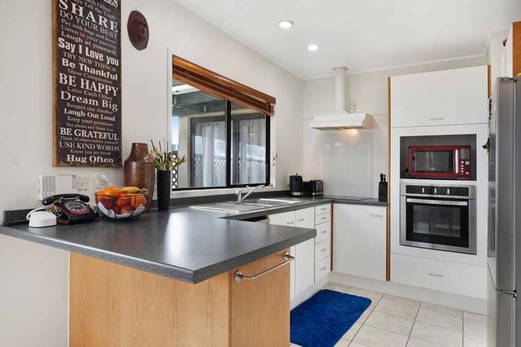 2/55 Aviemore Drive Highland Park_7