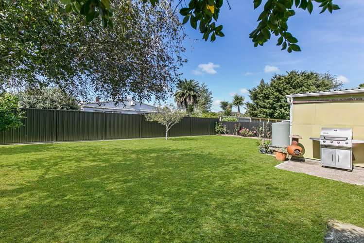 41 Coral Crescent Panmure_15