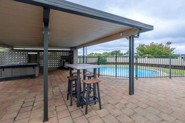 6 Resthill Crescent Glenview_3