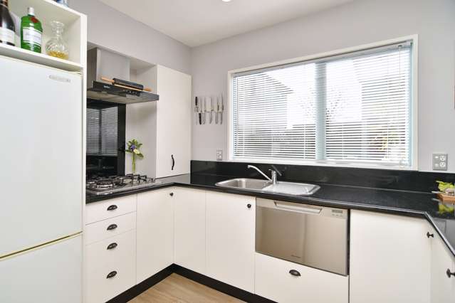 5/19 Longley Place Addington_3