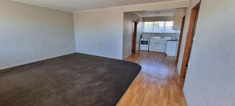 2/22 Deere Avenue_0