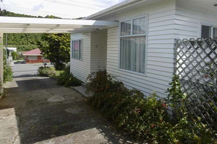 86 Waikawa Road Picton_11