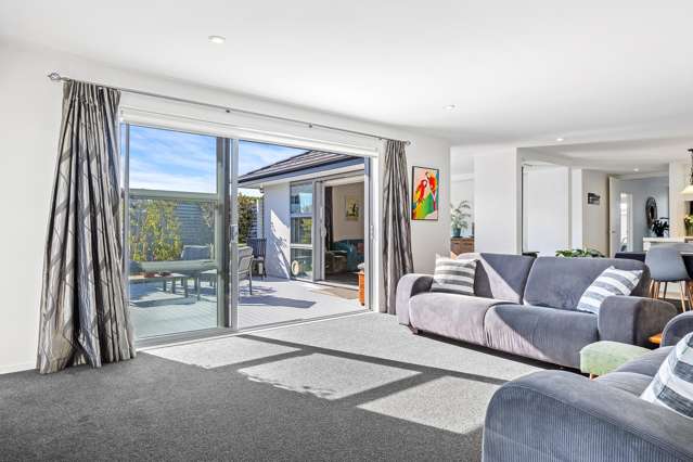 Immaculate, Inviting & Instantly Appealing!