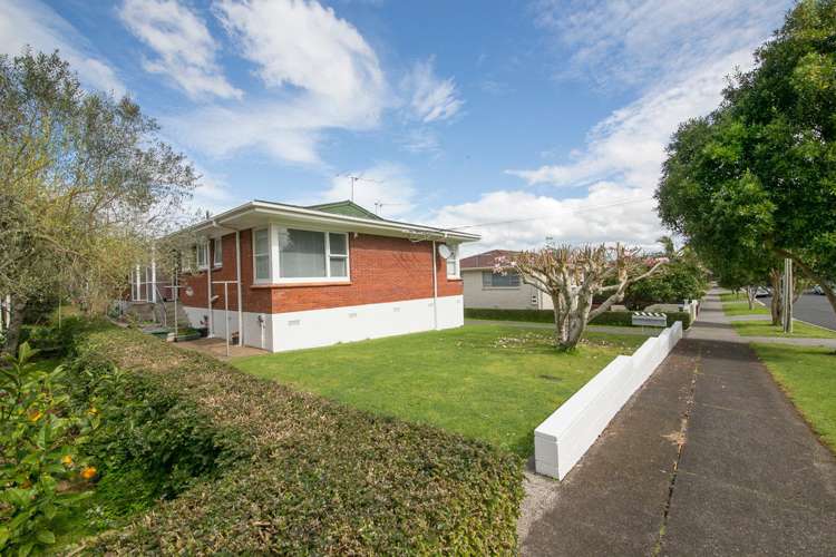 2/49 Turama Road Royal Oak_12