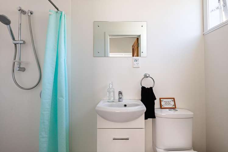 16 Parau Street Kaiti_12