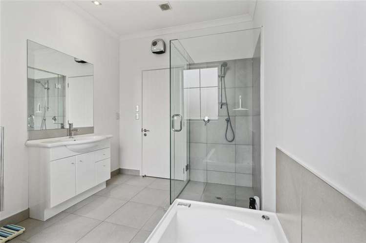 166 Hussey Road Northwood_7