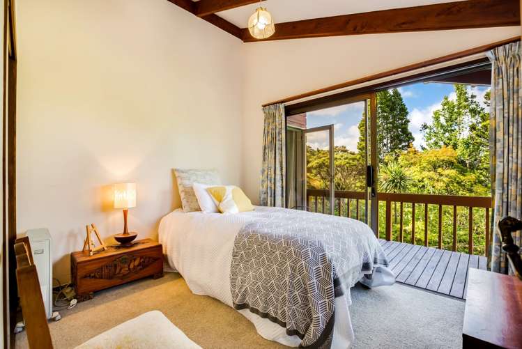 219 Godley Road Titirangi_10