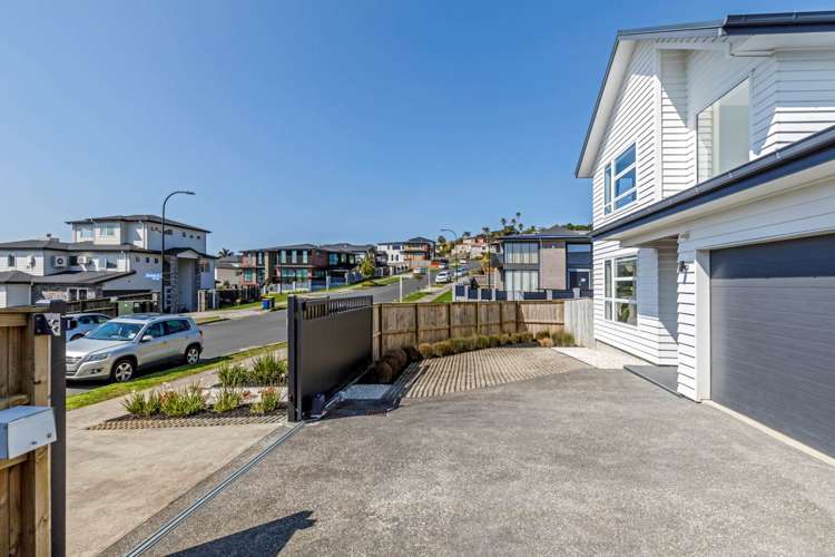 36 Fernhill Way Oteha_32