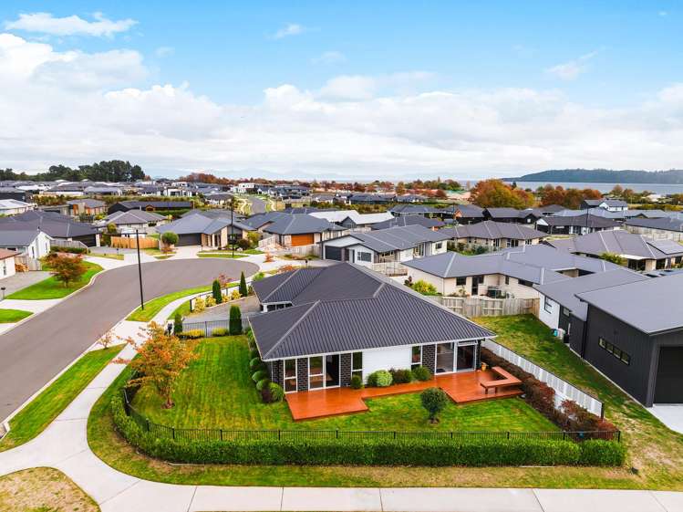 2 Roto Close Wharewaka_24