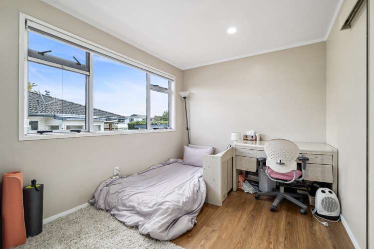 3 Browning Crescent Owhata_12