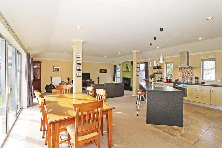 61 Covent Drive Stoke_6