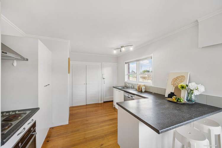 2/4 Roseburn Place Pakuranga_9