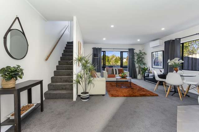 3/20 Gossamer Drive Pakuranga Heights_4