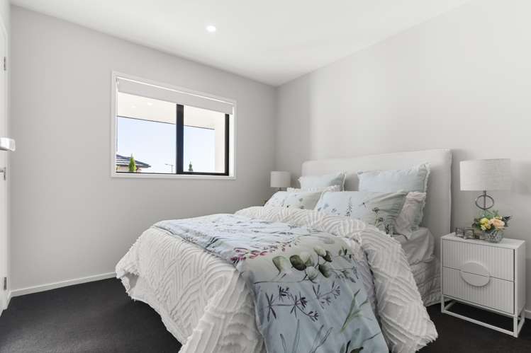 8 Opouatu Avenue Glenbrook_17