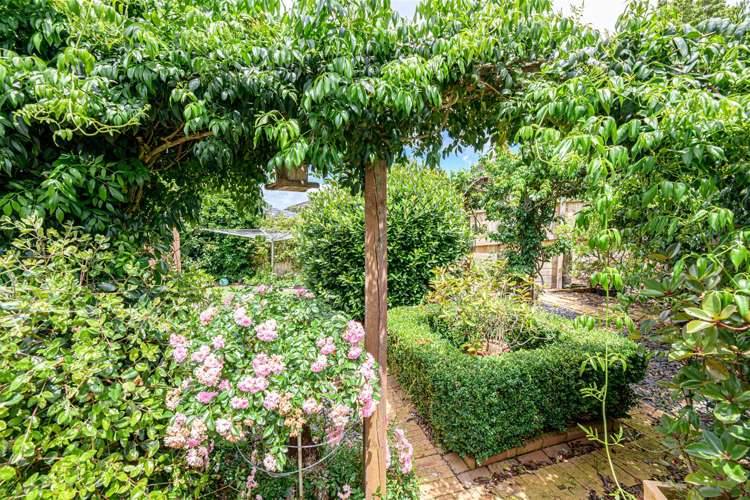 23 Finlow Drive Te Atatu South_17