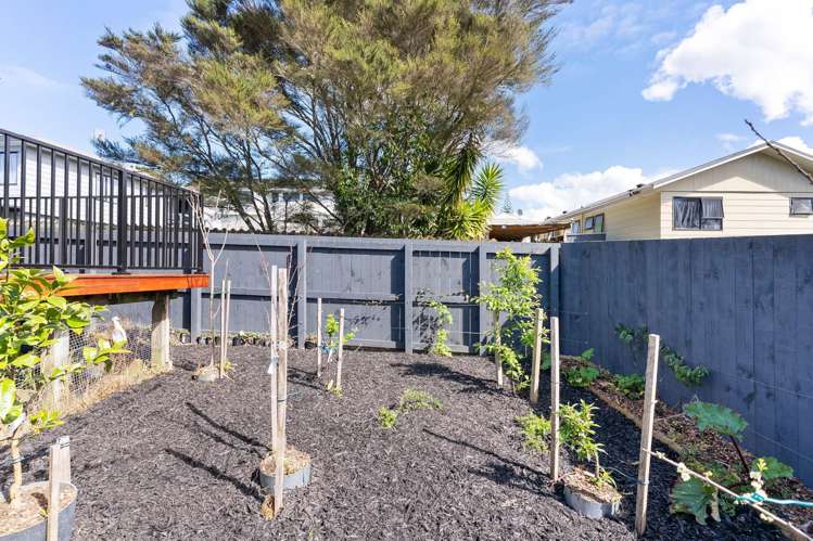26 Maywood Crescent Glen Eden_23