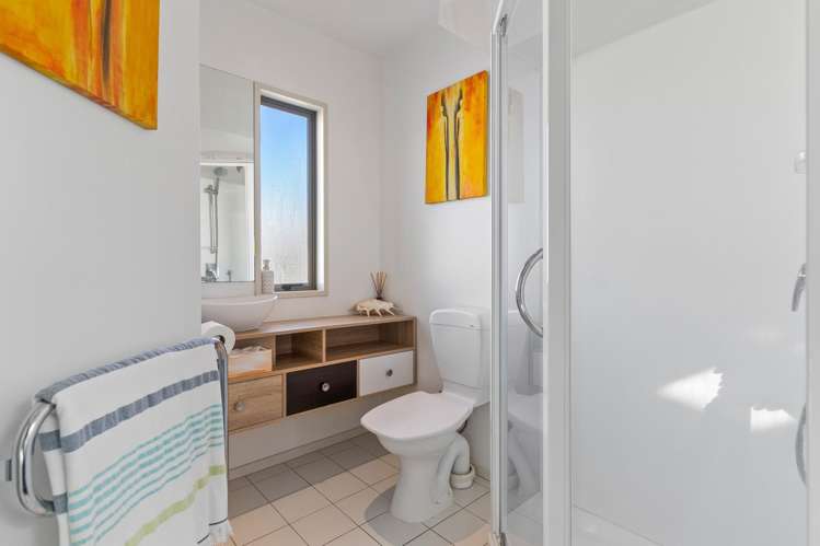  17/21 Hunters Park Drive Three Kings_9