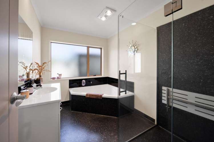 111 Ohangai Road Normanby_19