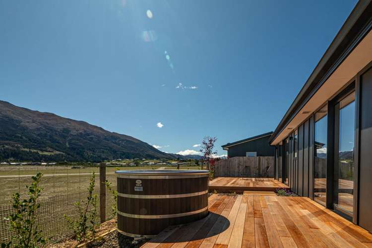 191 Burdon Loop Lake Hawea_11