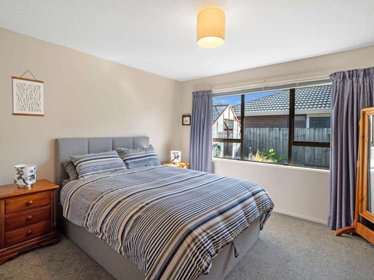 4/51 Neill Street Hornby_11