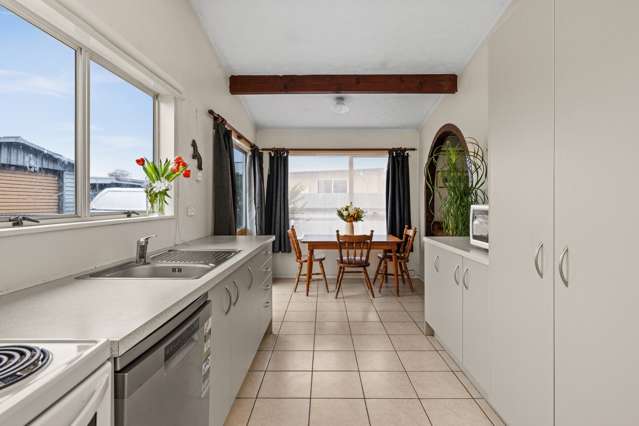 8 Jeffares Place Taradale_2