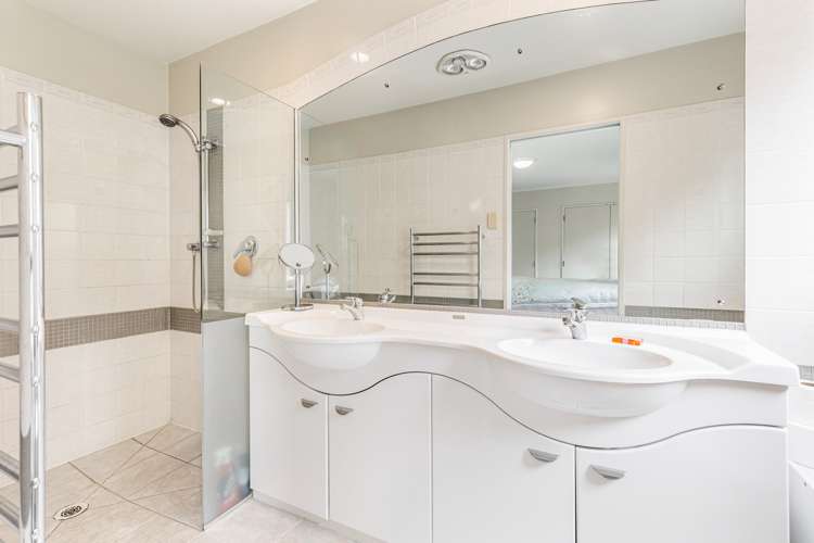 8 Dacre Grove Gulf Harbour_12