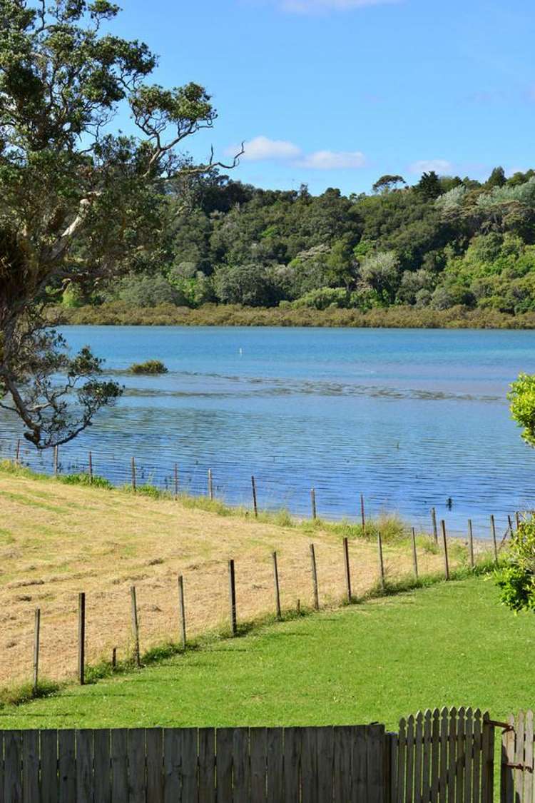2H/25 Weranui Road Waiwera_7