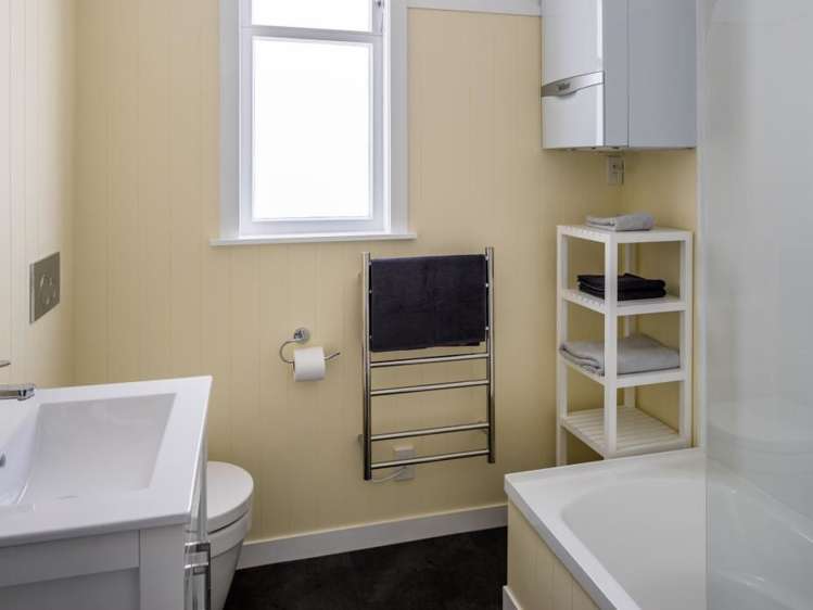 1/14 Up Oroua Street Eastbourne_13